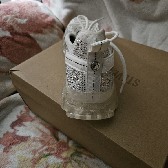 NIB STEVE MADDEN SZ 11 RHINESTONE TENNIS SHOES - Picture 4 of 5
